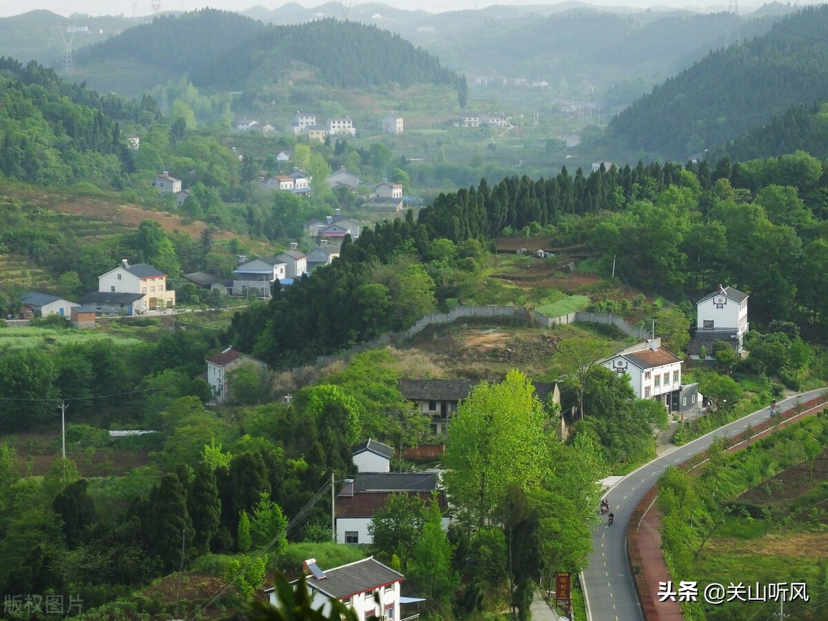 盖房莫盖背水路是什么意思,农村建房何为出门见山墙