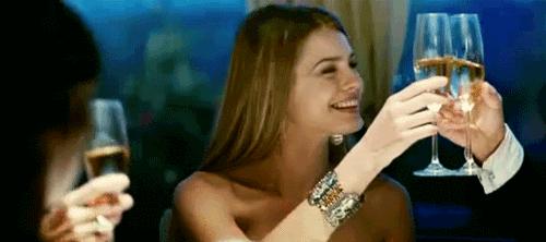 高端餐桌聚餐,偶尔聚餐怎么选择餐桌