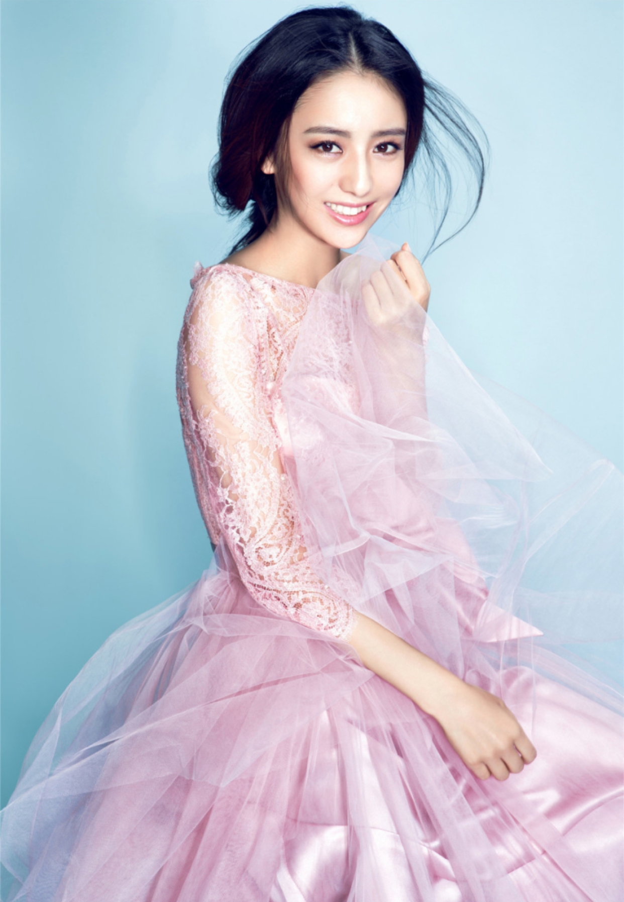 真正的美人胚子，脸上都有这5个特征，占2个以上就是女神本人