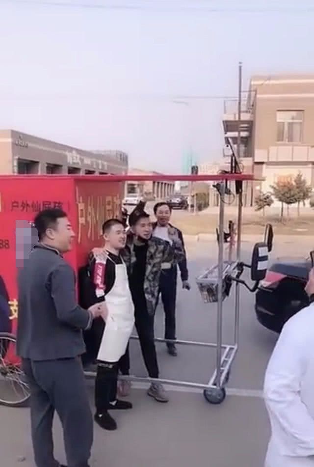 韩安冉和前夫小猪合体卖货！万伊喊话小傲，从来没有私自签合同！