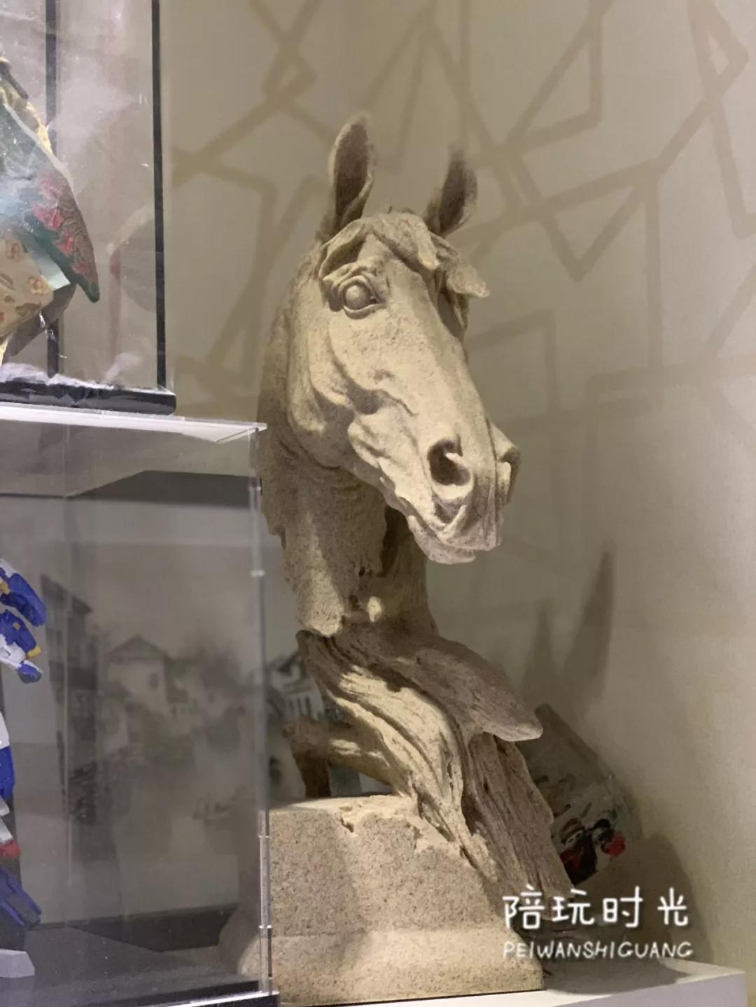 老公买一万多羽绒服,老公给我买了一件600多的羽绒服