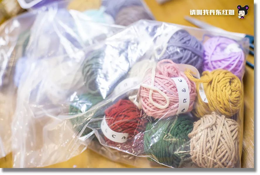 小情侣闺蜜居然在小屋鼓捣一下午，弄出了这个？