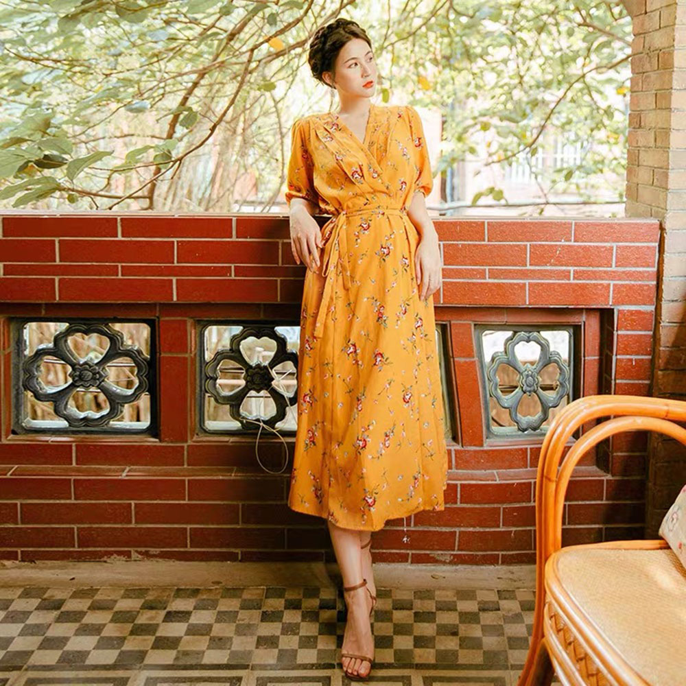 黄色碎花连衣裙搭配技巧,莫奈花园法式黄色碎花连衣裙