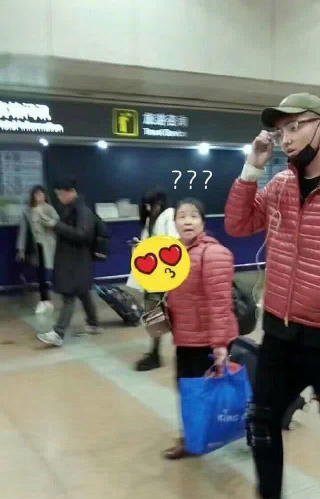 “别踩那个地铁女孩,她脖子上的Fendi要7000”