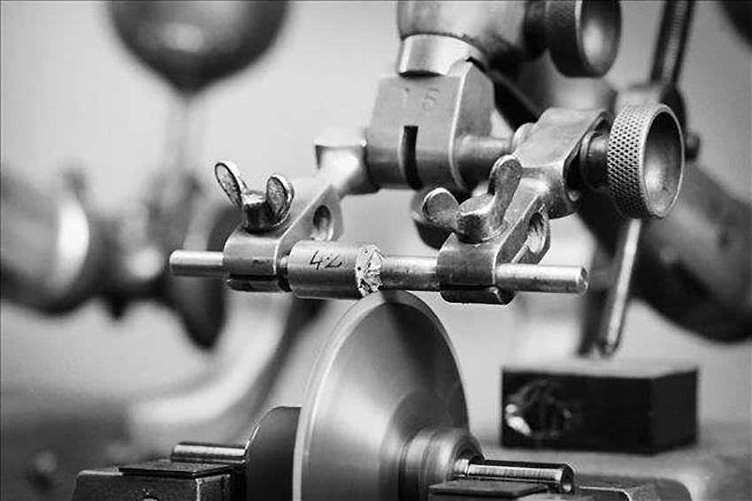 钻石无坚不摧,钻石有裂痕会碎掉吗