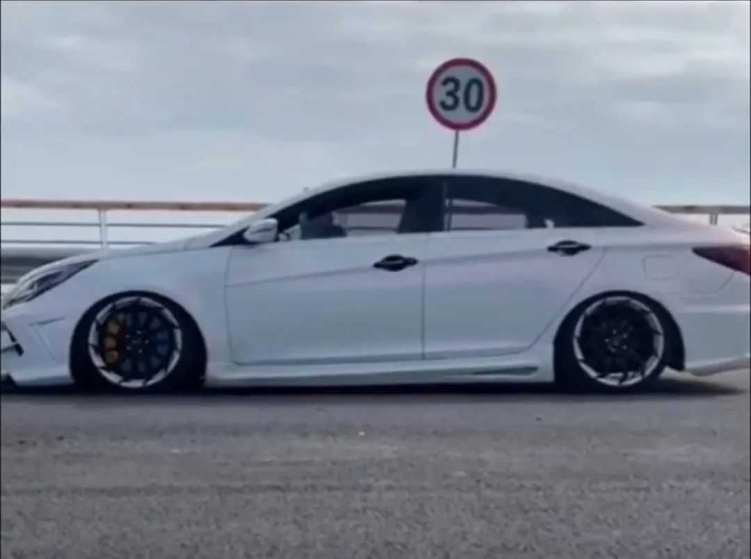 现代索纳塔8代紫色改装,索纳塔8代改装轮廓