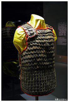 诗中饰·裲裆丨比美国超人早2000多年的“内衣外穿”