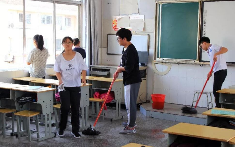 高考撕书和喊楼,高考喊楼扔书超震撼现场