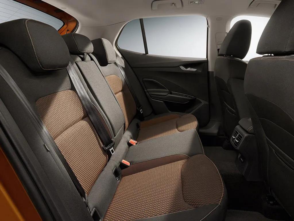 15年晶锐和polo哪个更值得入手手动,飞度雨燕晶锐polo哪款好