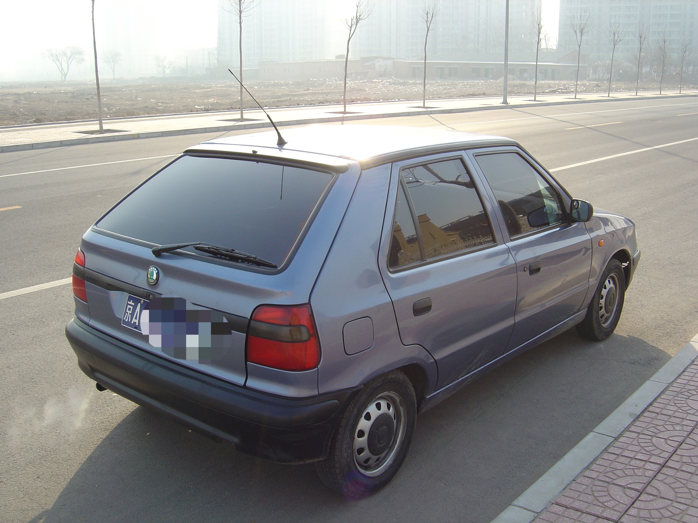 奔驰e300l对比宝马x5哪个好,奔驰e300l和宝马x5怎么选择