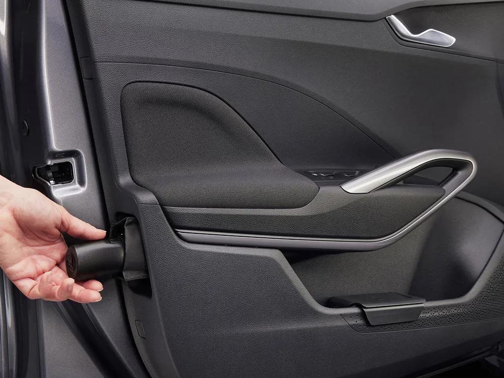 15年晶锐和polo哪个更值得入手手动,飞度雨燕晶锐polo哪款好