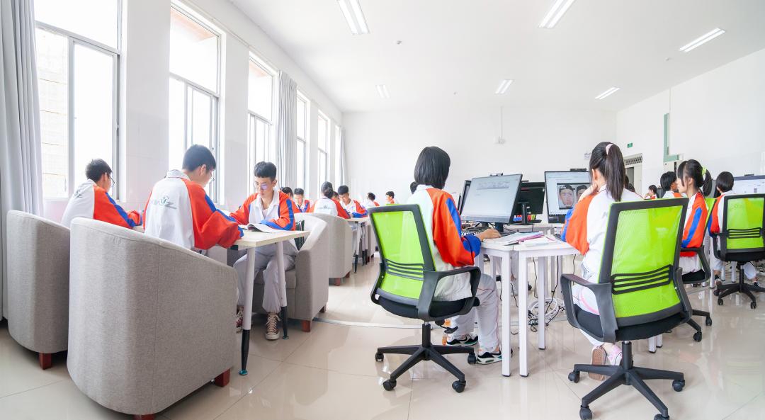 昆三中经开区学校升学率,昆明经开区昆三中校区