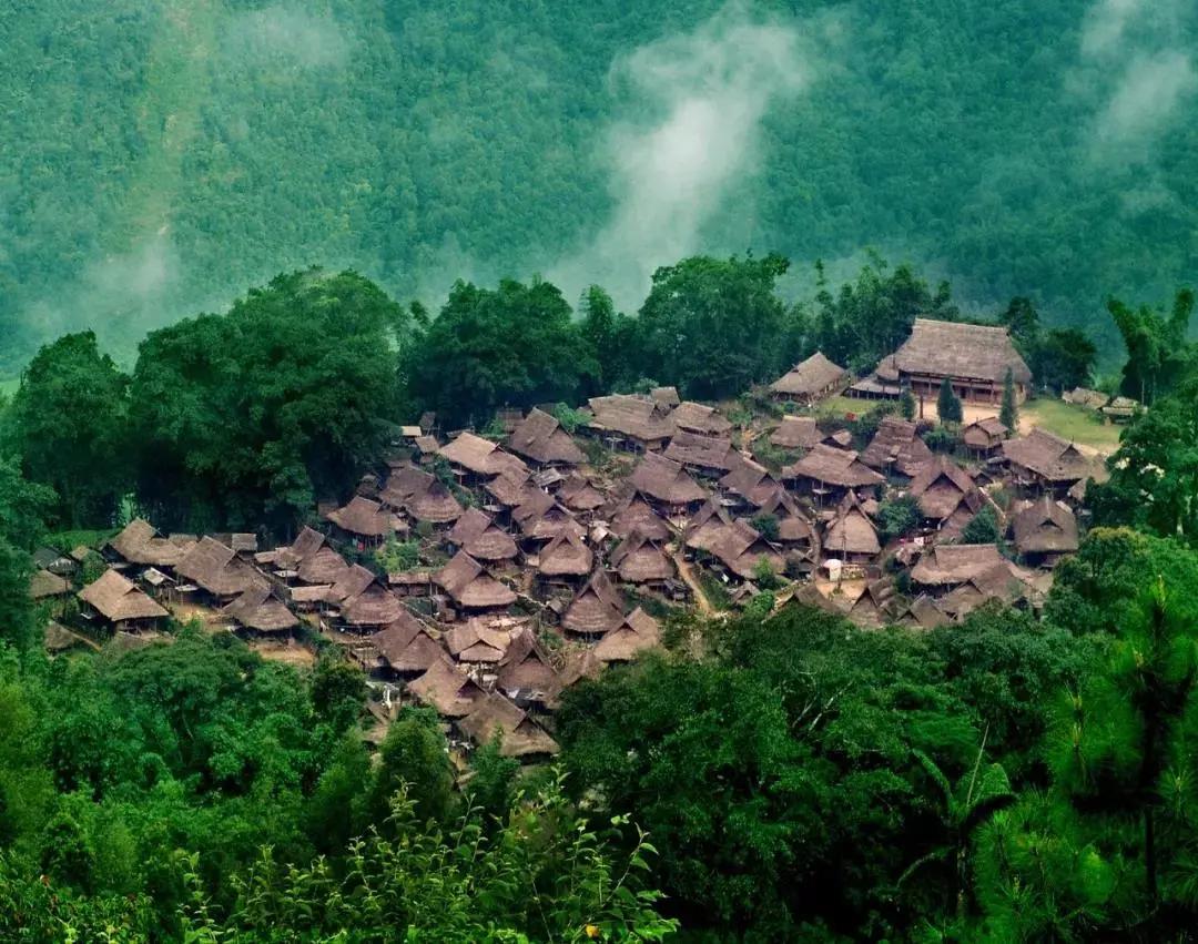 被烧之前的云南翁丁原始部落,我国最古老的村庄被烧毁