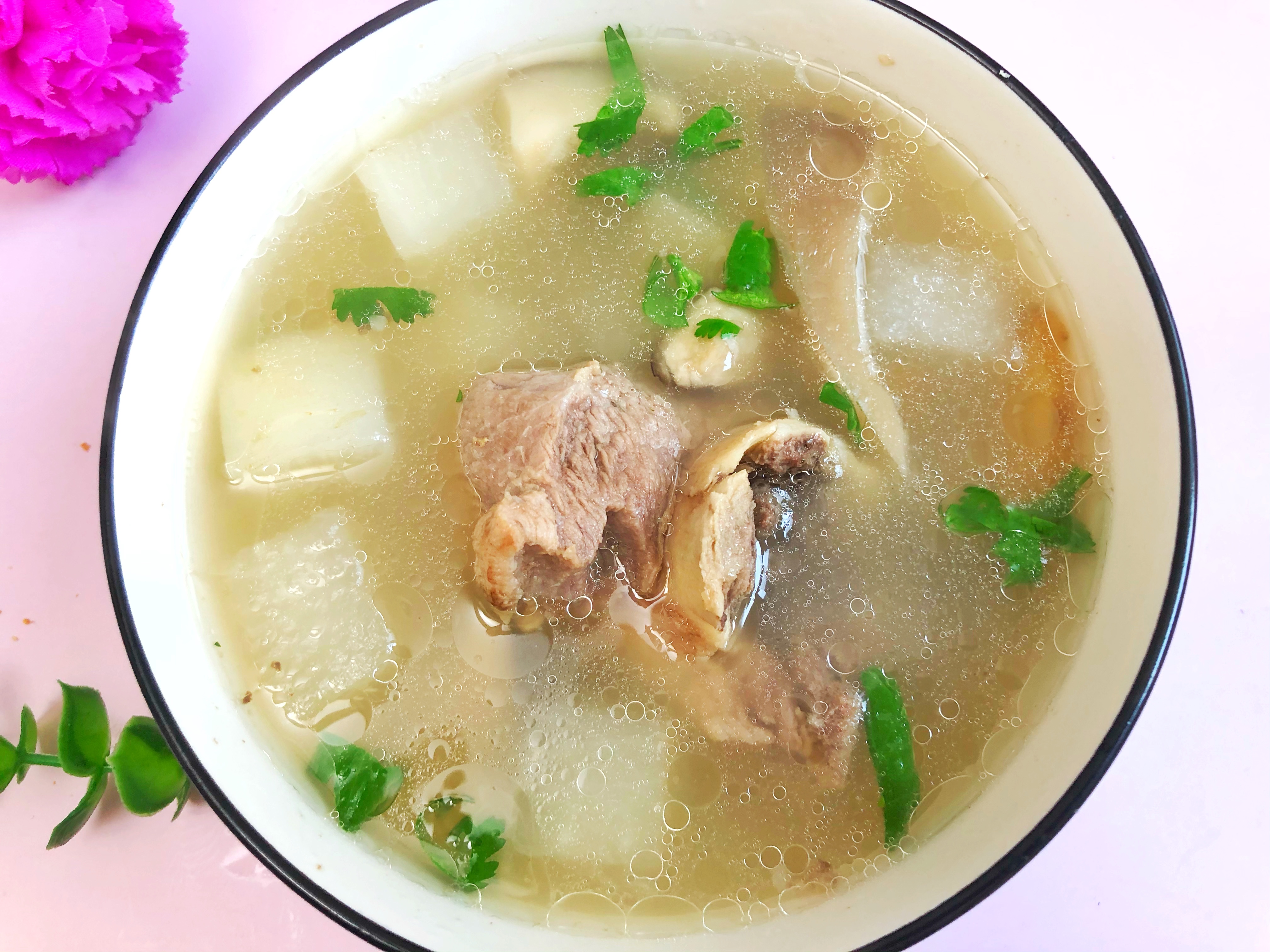 家庭熬骨头汤放什么调料,在家熬骨头汤