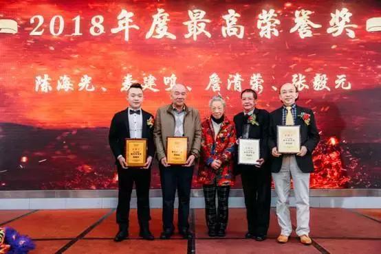 文汇天下，与时俱进，铸新辉煌