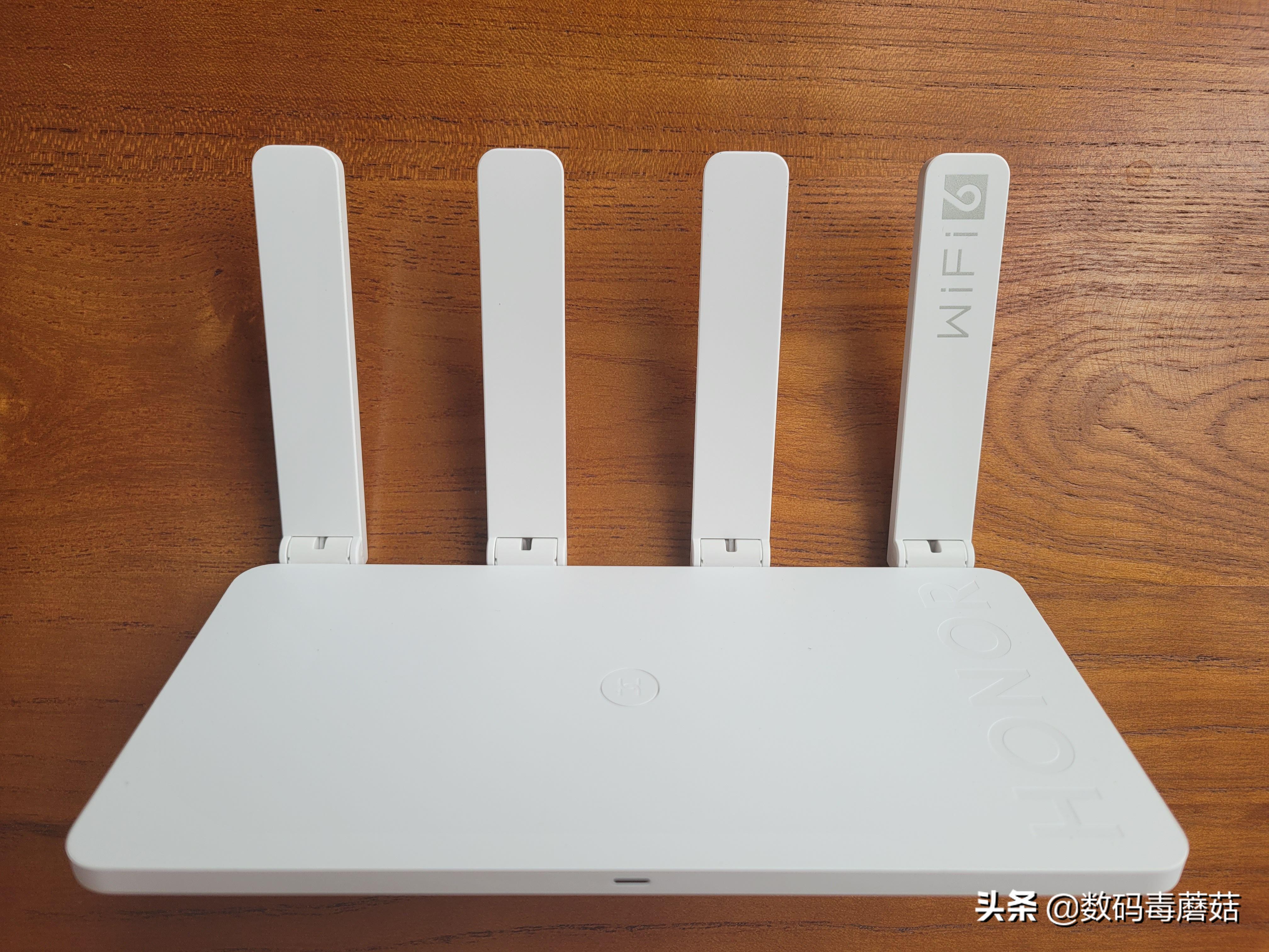 升级WiFi6，信号全覆盖——荣耀路由3SE拆机报告