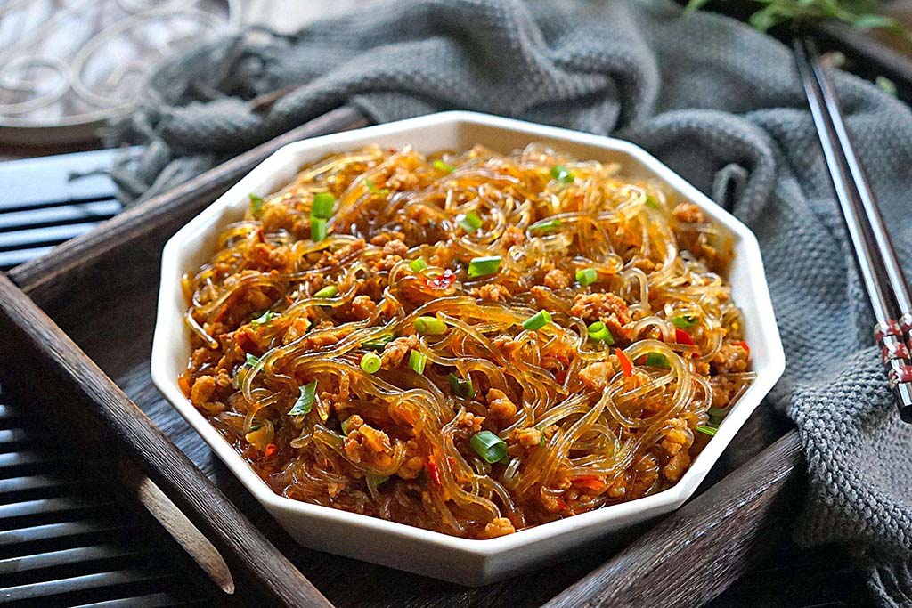 大厨炒薯粉条的做法,粉条怎样做才好吃不粘锅