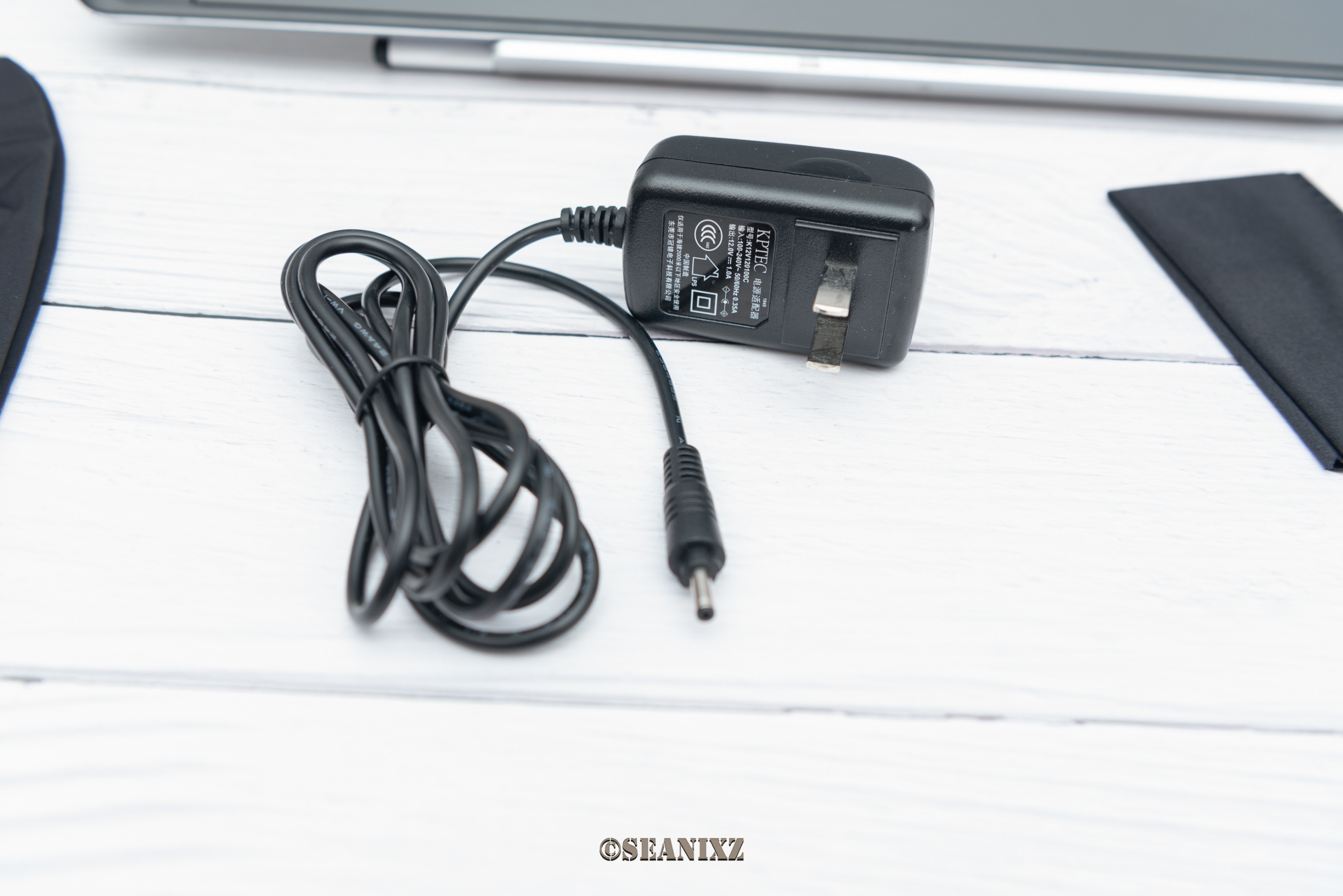 接近真实的纸笔绘画:绘王(HUION)KamvasPro16手绘屏使用体验