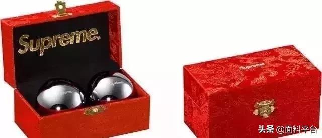 辣眼睛：“露奶衫”火了？一件4000元遭哄抢！太骚了