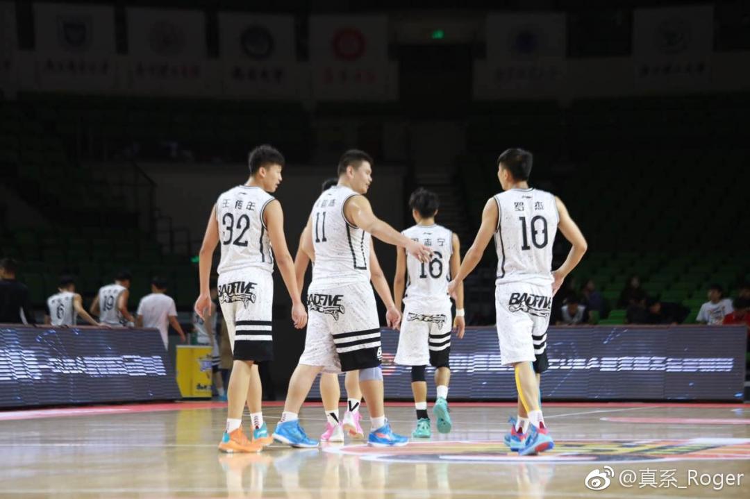 罗杰现在还打球吗,罗杰巅峰时期扣篮