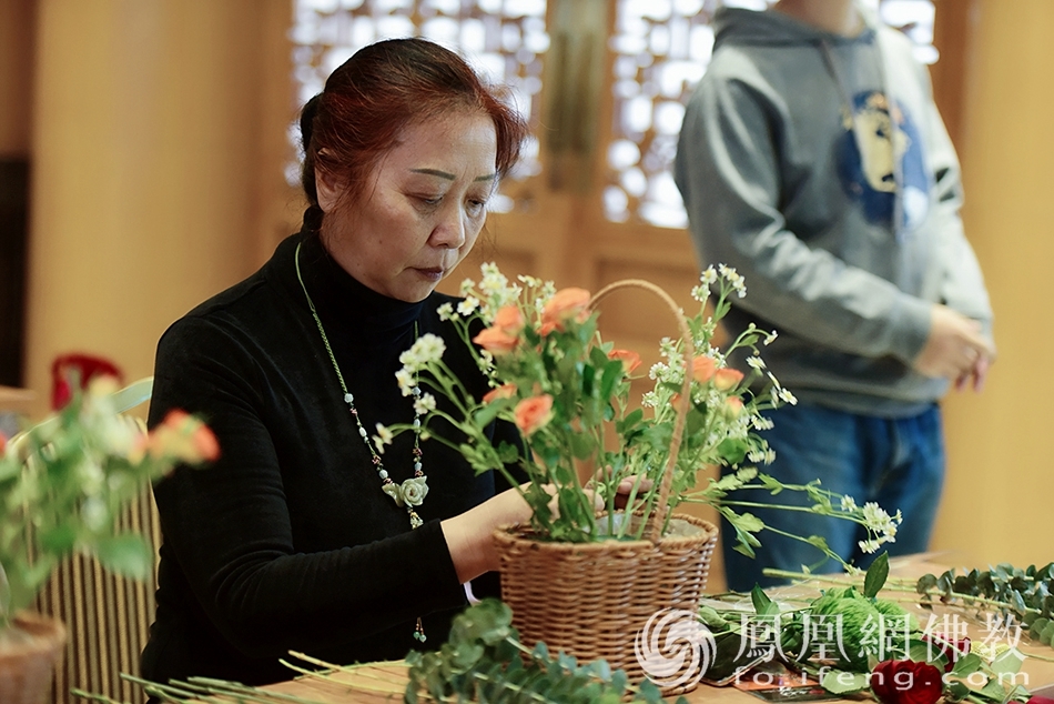 遇见插花之美：湖北黄石慈光精舍佛前供花班开课