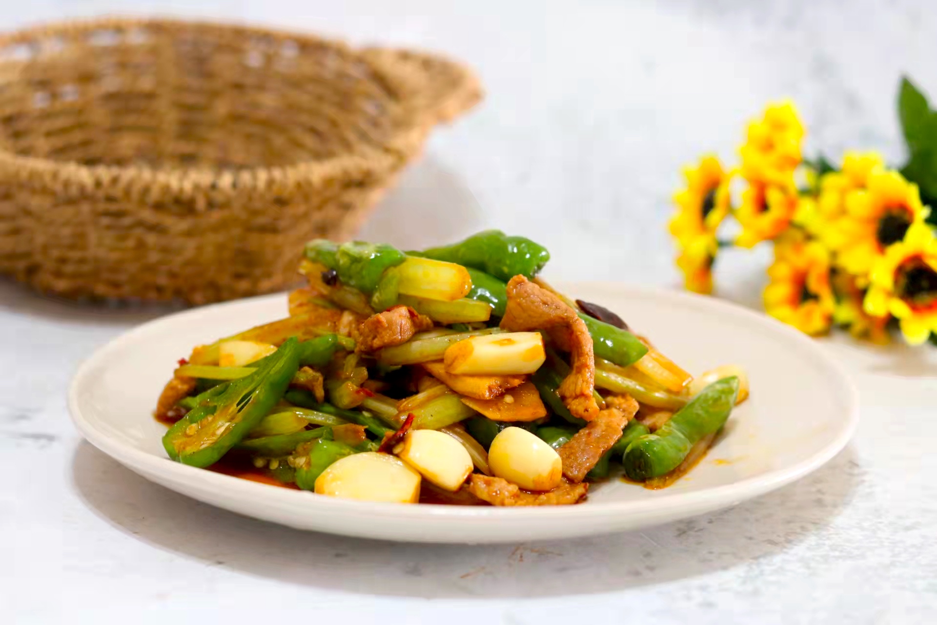 炒肉丝是用梅花肉还是里脊肉,辣椒炒梅花肉的正确方法