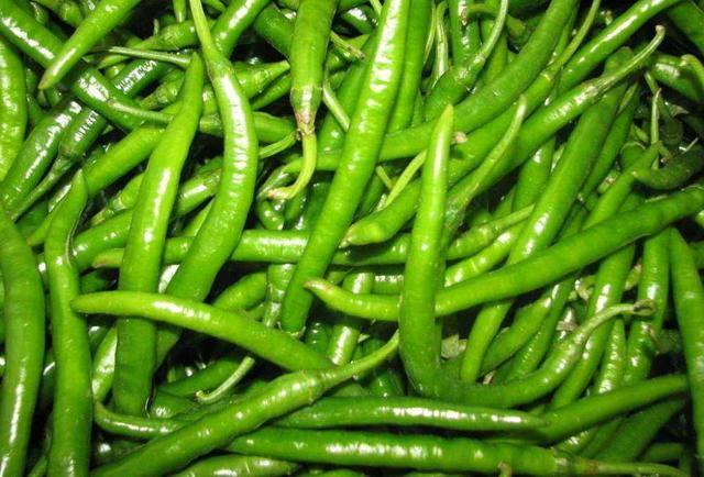 怎样腌制酸辣椒一年不会坏,酸辣椒怎么腌制不变色