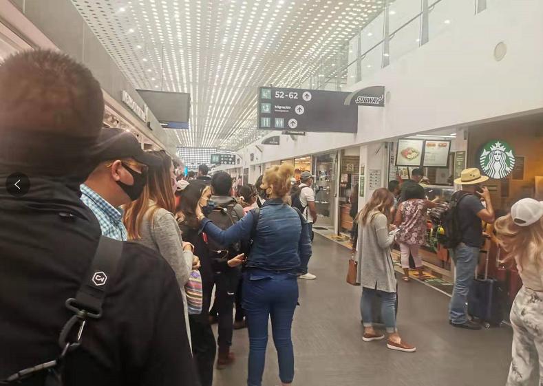 我穿着两条秋裤套牛仔外加带绒冲锋衣，来到零上29度的墨西哥