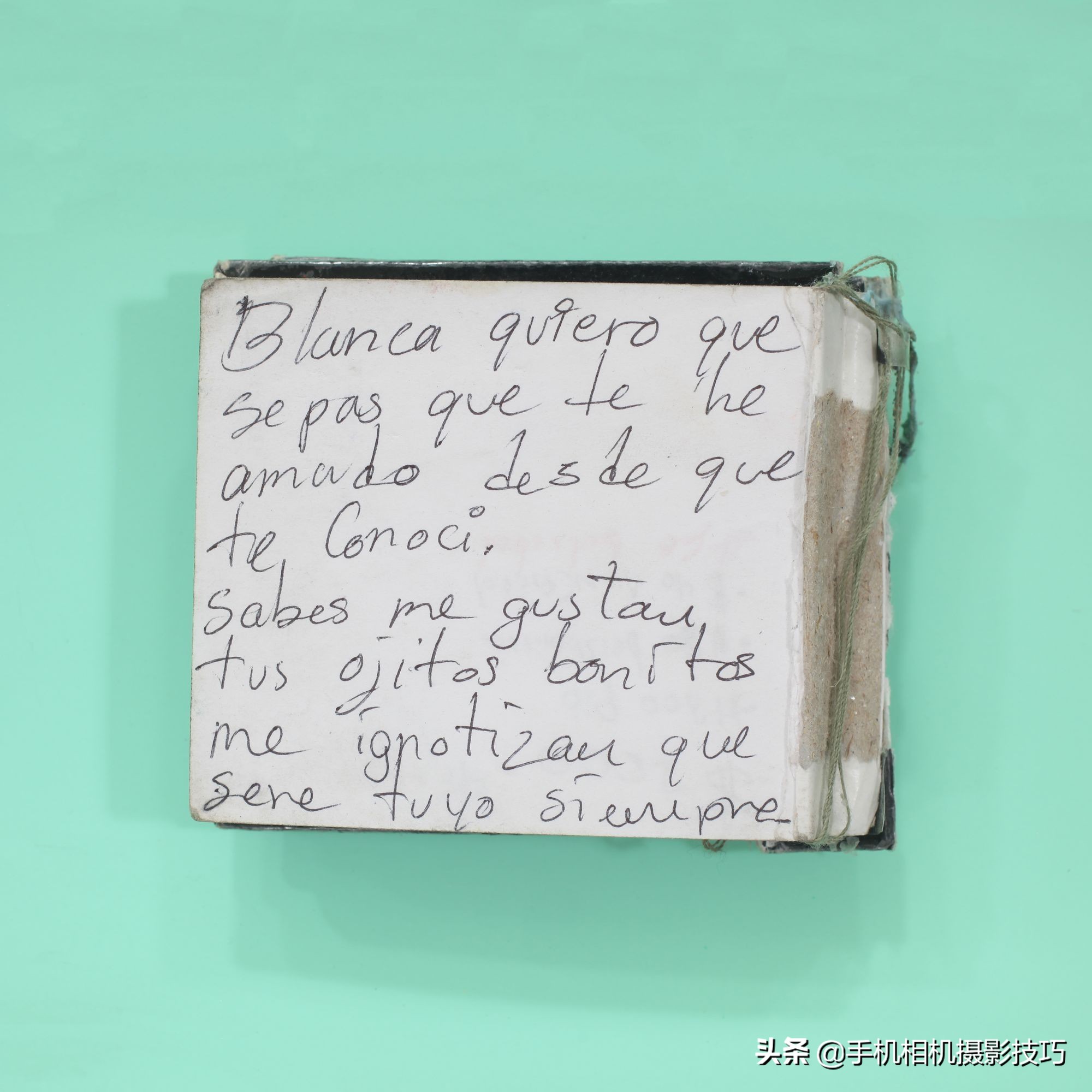 摄影师拍摄那些被美国政府没收的非法移民随身物品