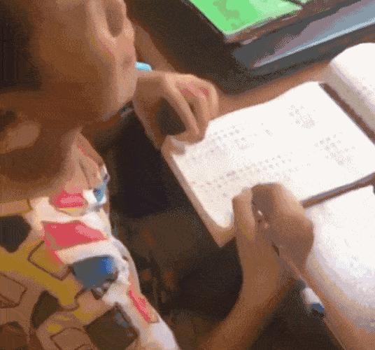 10岁男孩写字潦草家长怎么纠正,怎样改变孩子写字潦草的毛病