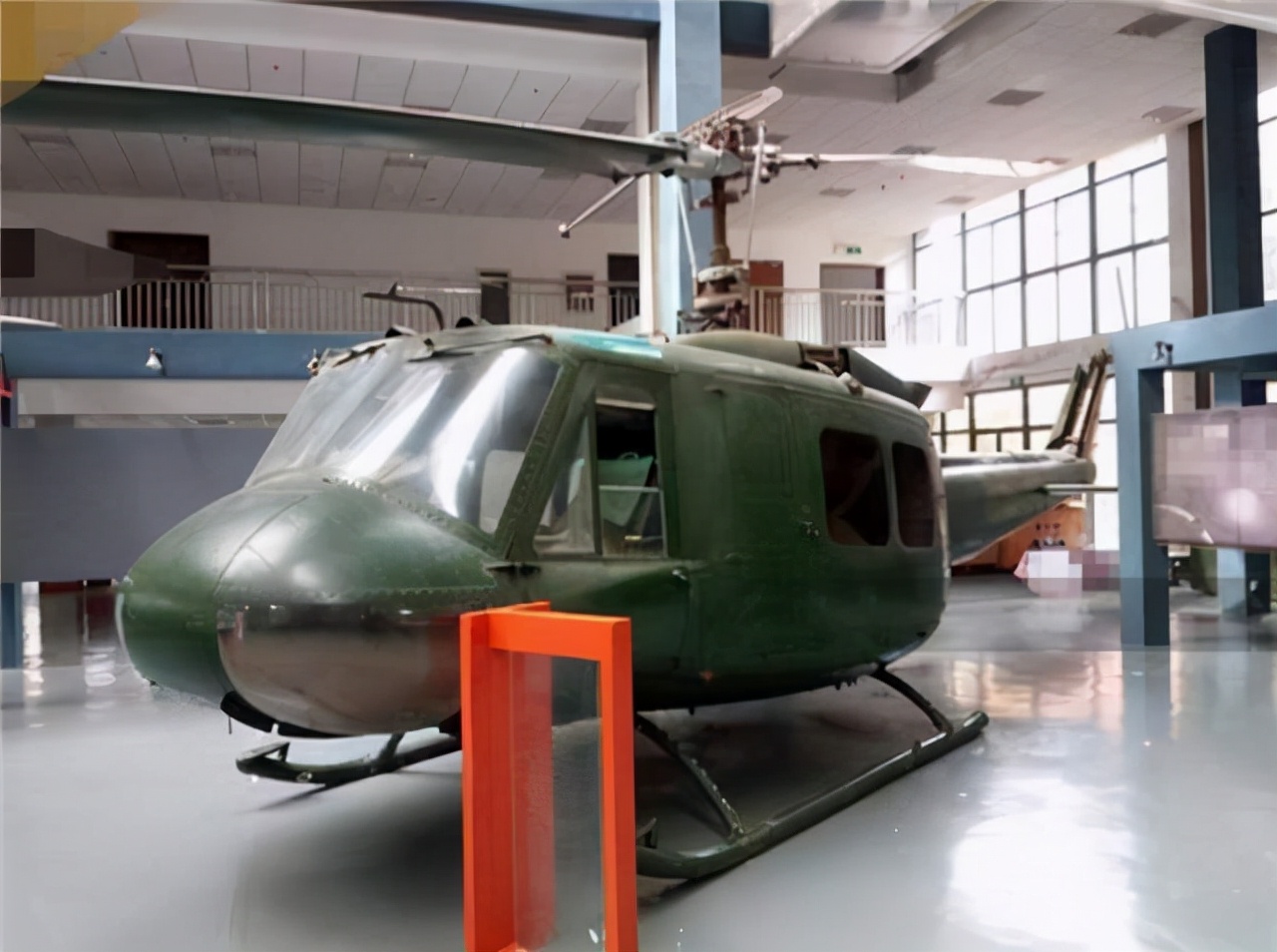 越南军官驾驶直升机飞向中国,越南飞行员投奔中国人