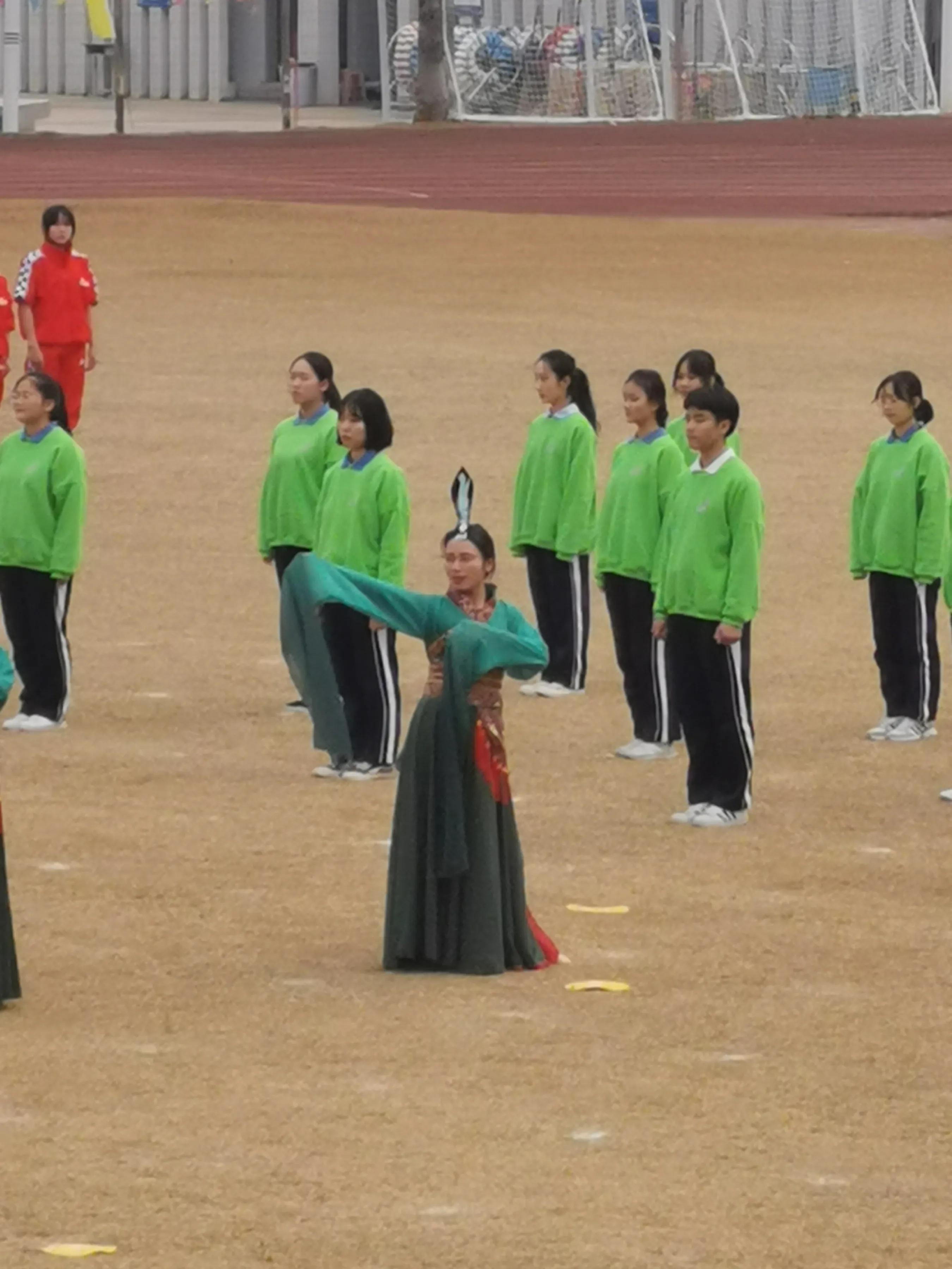 “好色”的老师，将生命教育进行到底！