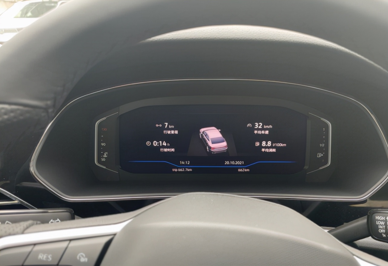 恭喜车主喜提新车帕拉梅拉,大众帕萨特跑13万公里