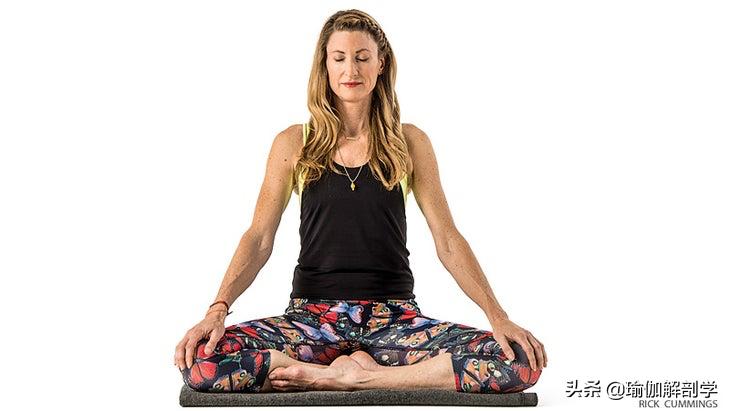 瑜伽颈椎间盘突出锻炼方法60分钟,颈肩腰伸展瑜伽初学视频教程