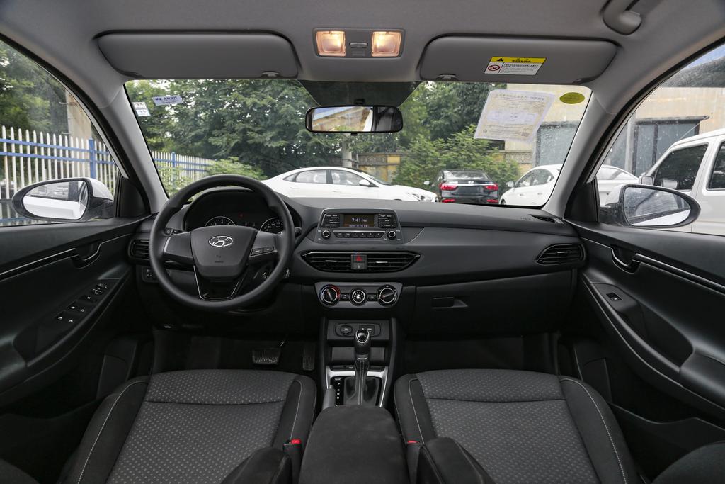 性价比高外观漂亮车,悦动性价比最高的一款