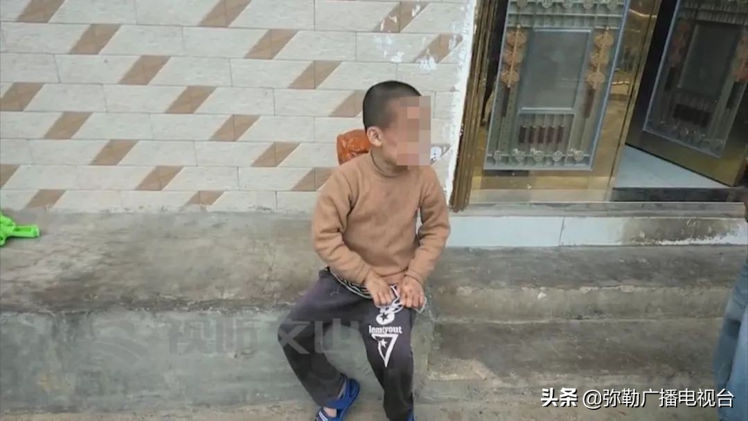 2岁孩子自虐是怎么造成的,9岁儿童自虐症状