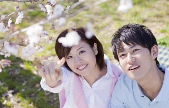 我租了个漂亮女友回老家过年，假戏真做，才得知自己捡了个大便宜