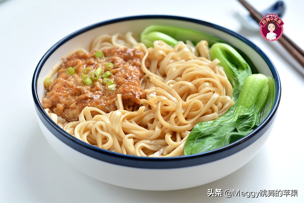 上海老式酥炸大排面,早餐来碗热气腾腾的大排面