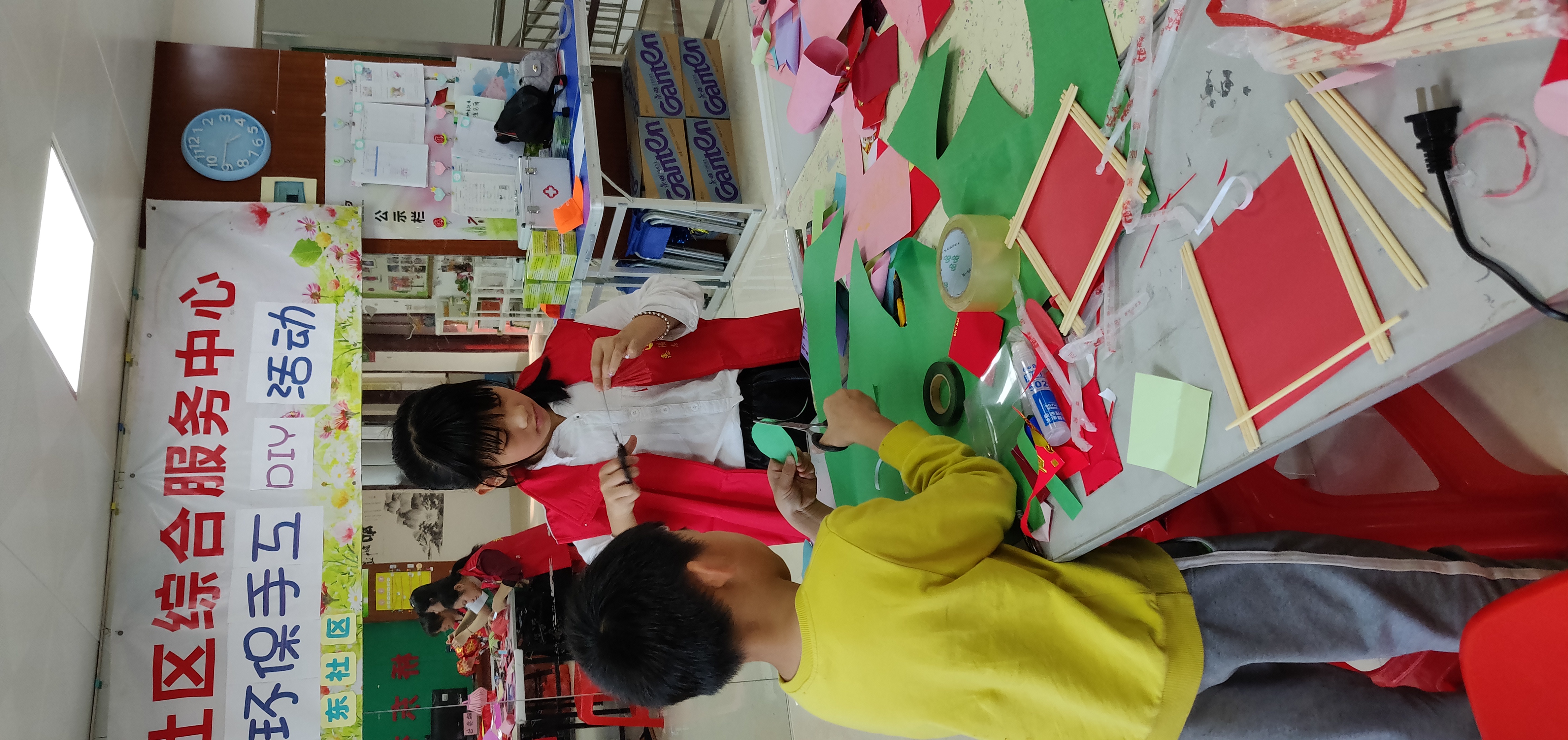 一起做个灯笼闹元宵——桥东社区开展元宵环保手工DIY志愿服务