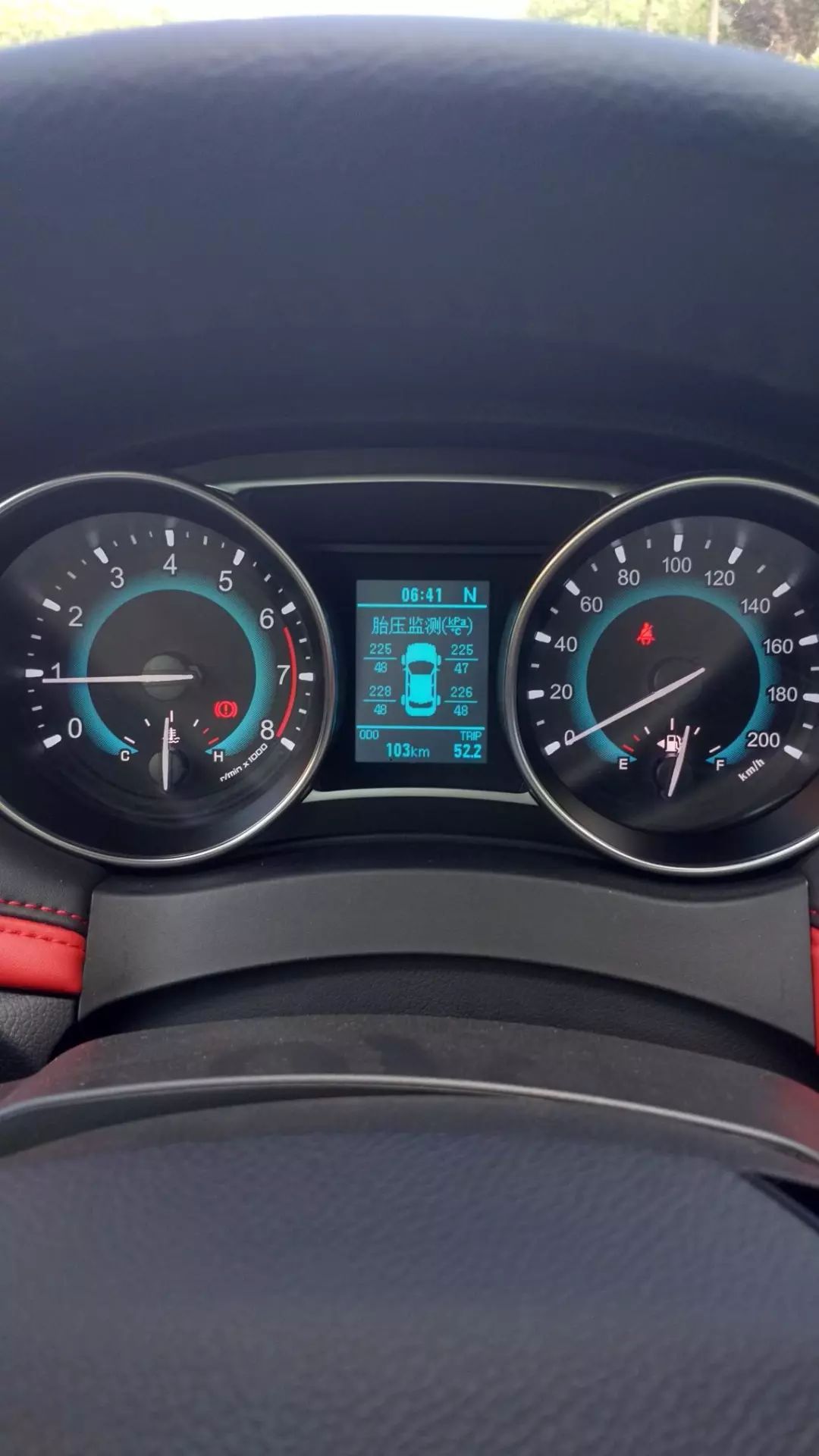 从大学毕业到步入社会6年了,在路上的哈弗h1