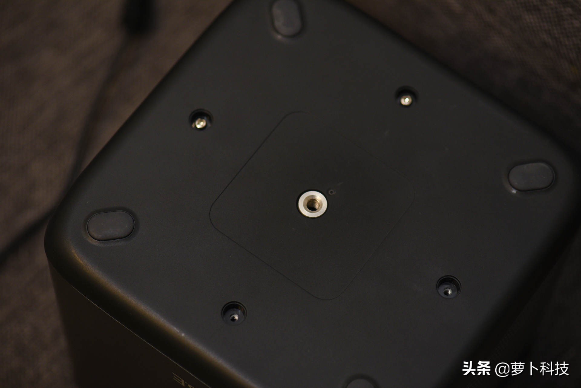 家用投影评测大眼橙,极米z8x用什么投影幕布比较好