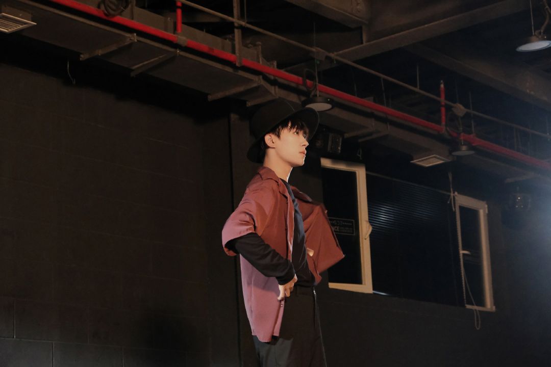 肖战和易烊千玺谁最火,易烊千玺和蔡徐坤谁火