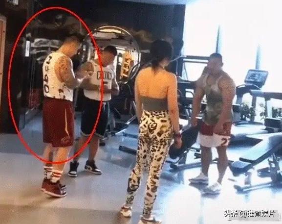 蒋劲夫的花臂纹身,蒋劲夫变肌肉男