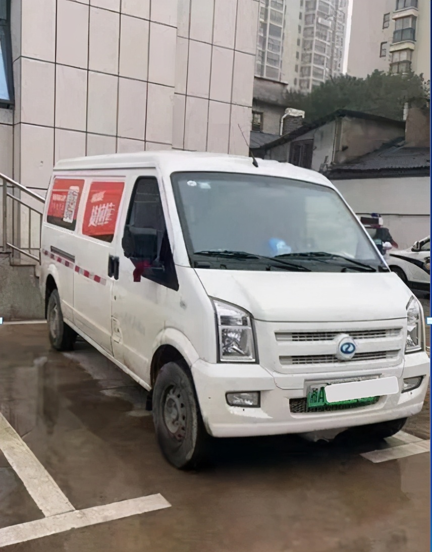 23岁女子网约搬家蹊跷跳车身亡,亲属实地查看怀疑司机绕路别有企图,货拉拉称配合警方调查,绝不逃避责任