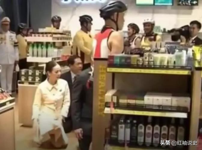 岁月不败真美人！苏提达被54岁华裔美女碾压，退下时心有不甘