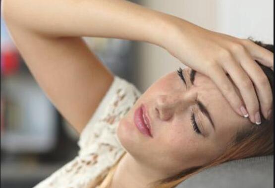 头痛怎么办快速缓解经期头痛,经期偏头痛怎么治才能彻底根除