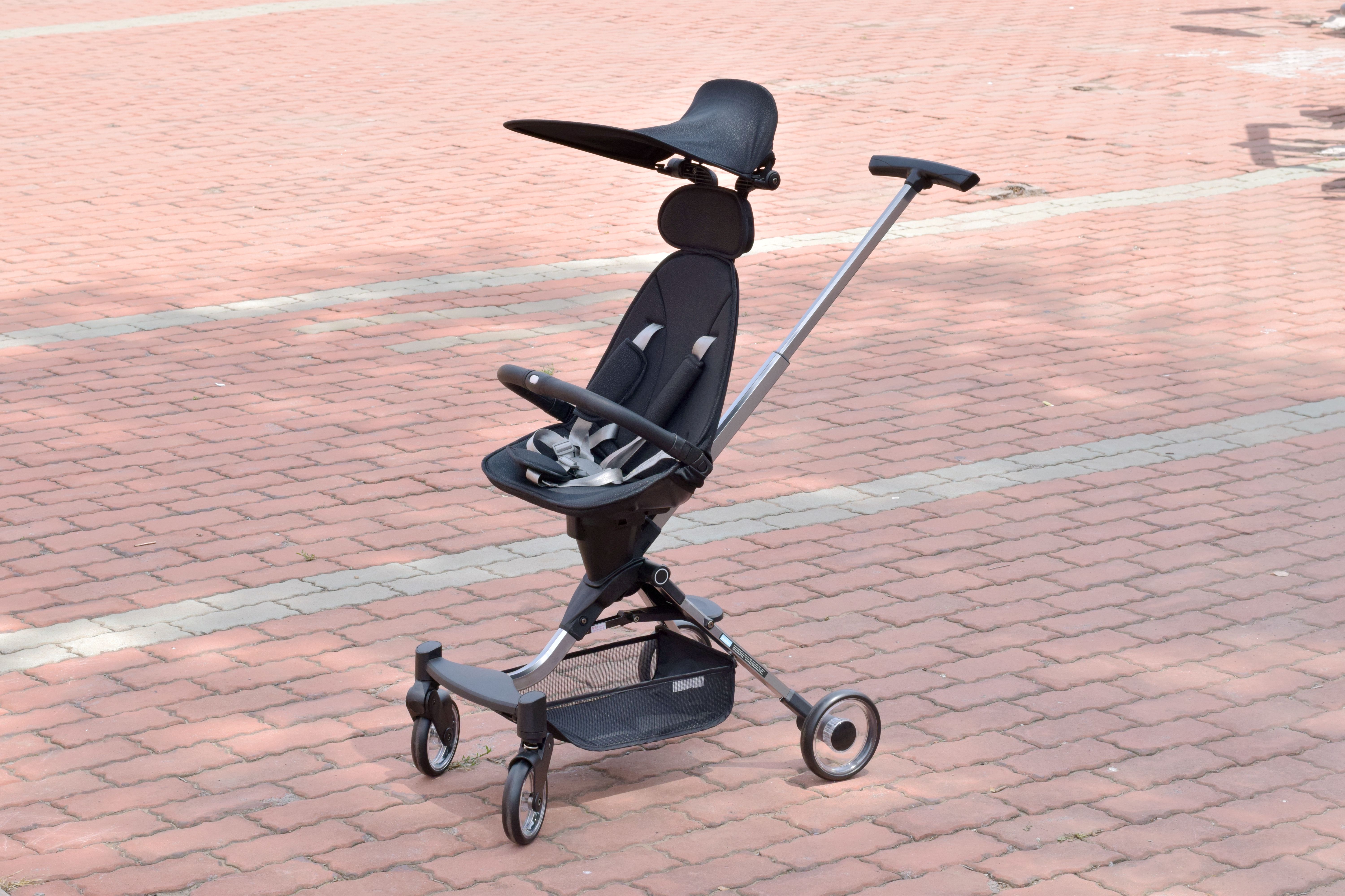 防侧翻设计,单手开合,小米推出首款轻便溜娃车,网友:价格合理