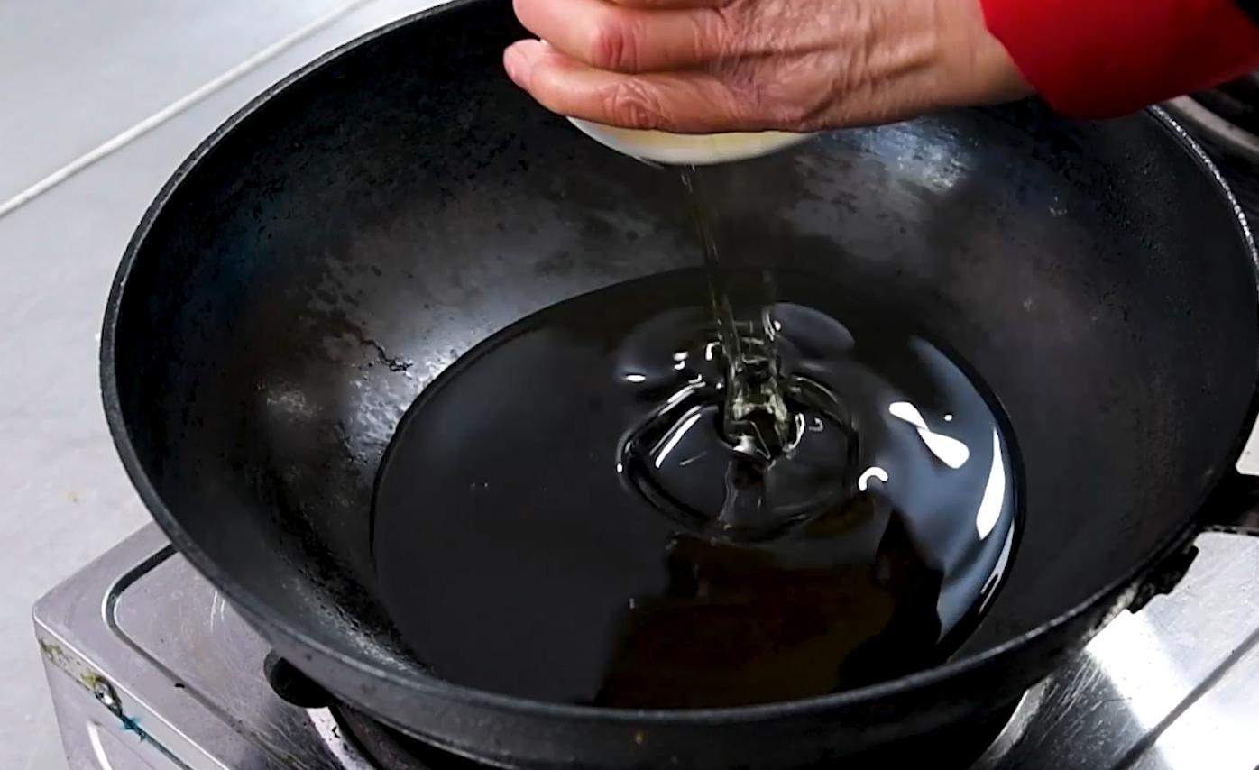 正宗的酸辣粉配方制作视频,酸辣粉的做法大全视频播放