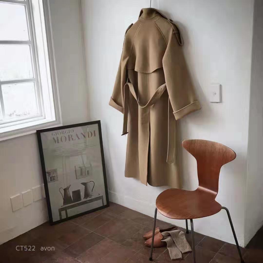 2018年韩国爆火的红蓝两边外套,韩国最新外套穿搭