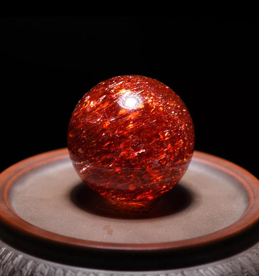 太阳石和金草莓晶区别,金草莓晶的功效